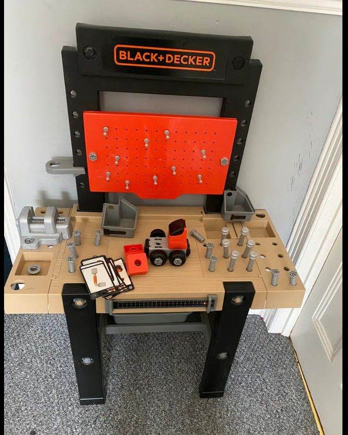 Toy workbench Black and decker 