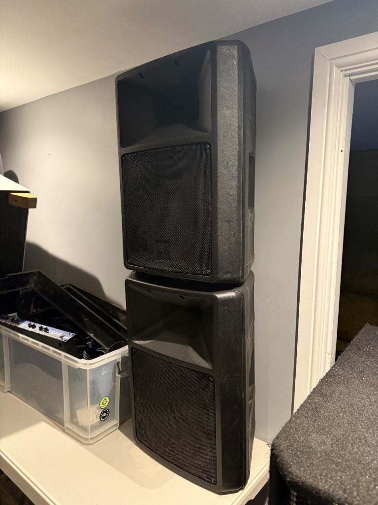 Ev s300 speakers plus x2 Behringer 1800s subwoofer 