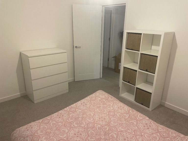 Peaceful room in tranquil flat