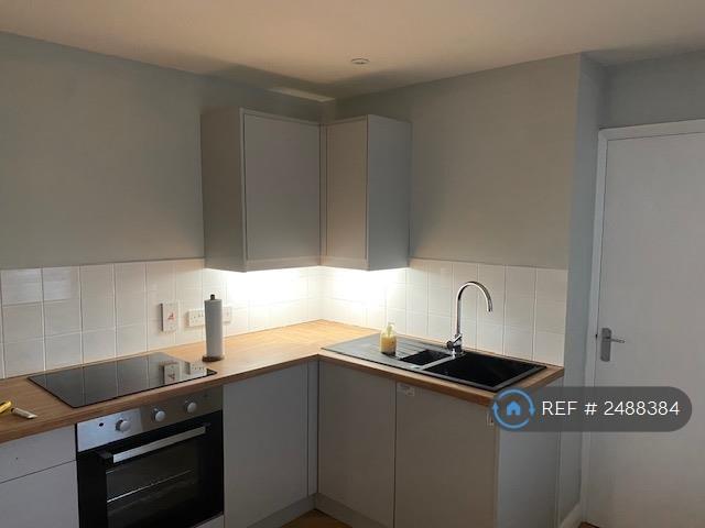 1 bedroom flat in Russell Road, Felixstowe, IP11 (1 bed) (#2488384)