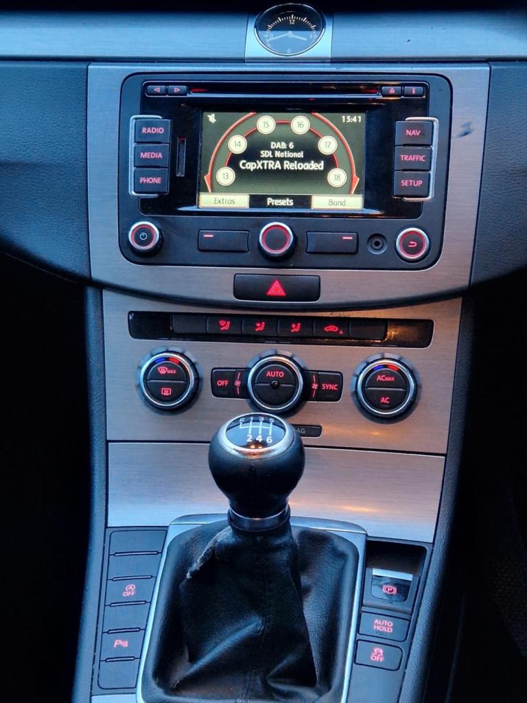 Volkswagen, PASSAT, Saloon, 2012, Manual, 1968 (cc), 4 doors