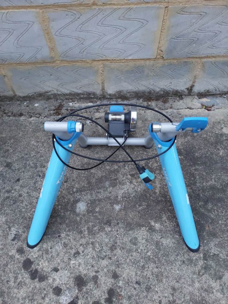 TACX bicycle indoor/outdoor trainer stand,like new