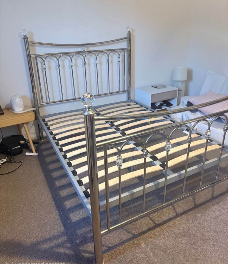 Double bed frame 