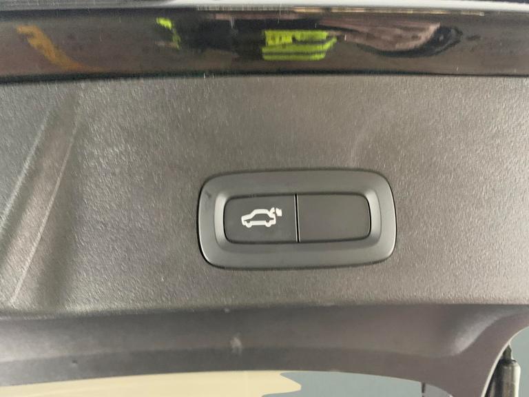 2022 Volvo XC40 1.5h T5 Recharge 10.7kWh Ultimate Bright SUV 5dr Petrol Plug-in Hybrid Auto Suv P...