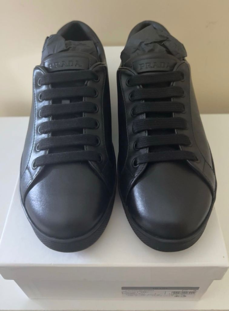 Prada trainers Size 38