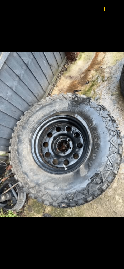 4x4 off road 1 wheel with trim 37x12.50R17 Fits Ford Ranger , Hilux , L200 and others