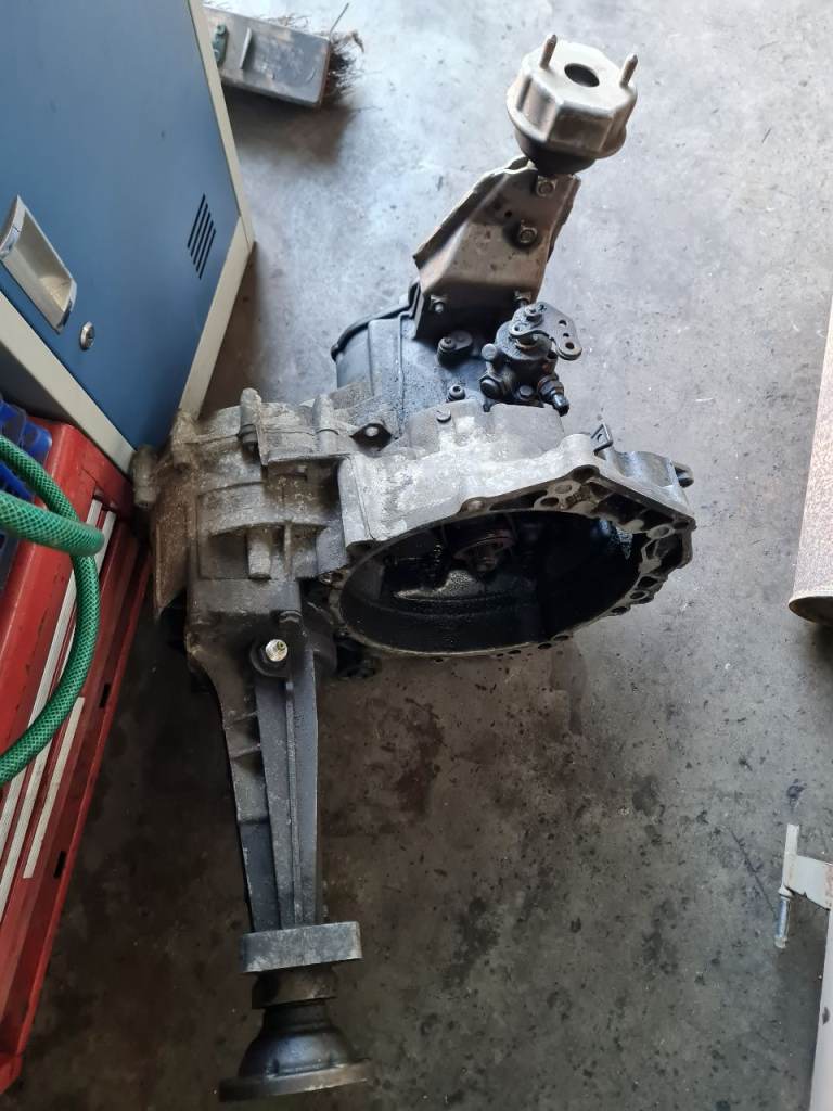 Vw t4 5 speed gear box 