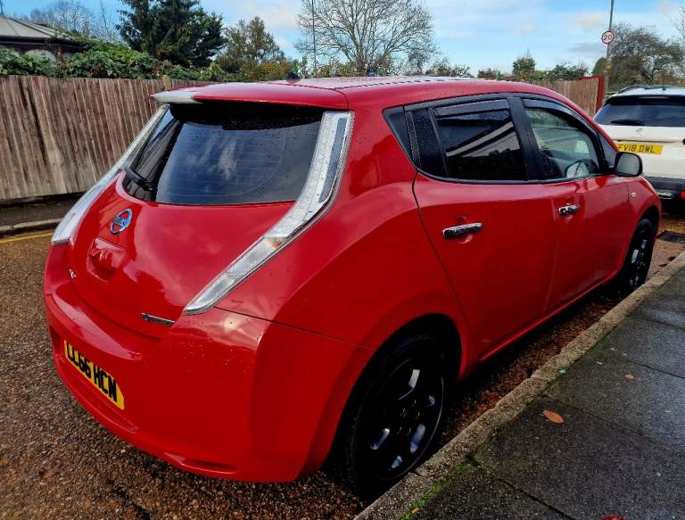 AUTOMATIC NISSAN LEAF 2016