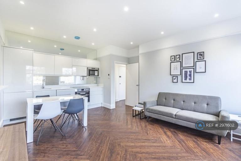 2 bedroom flat in Redcliffe Square, London, SW10 (2 bed) (#2971602)