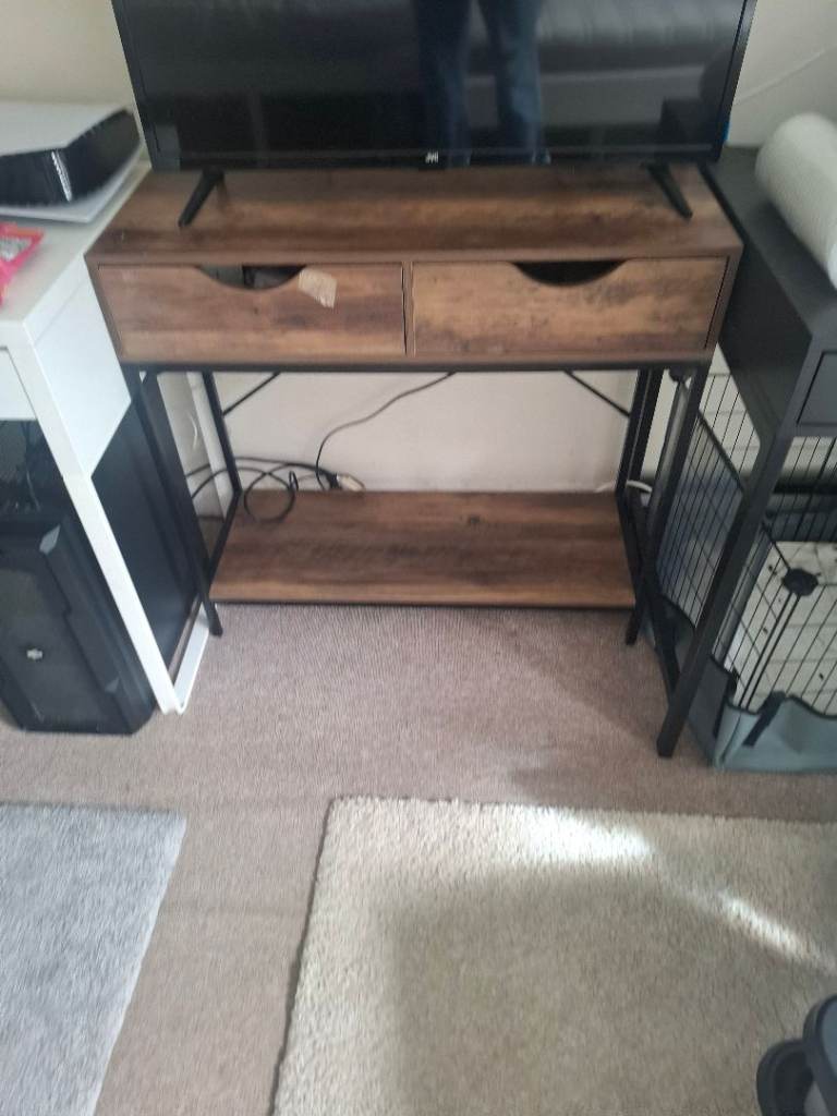 Wooden TV Unit with Drawers and Shelf – Good Condition