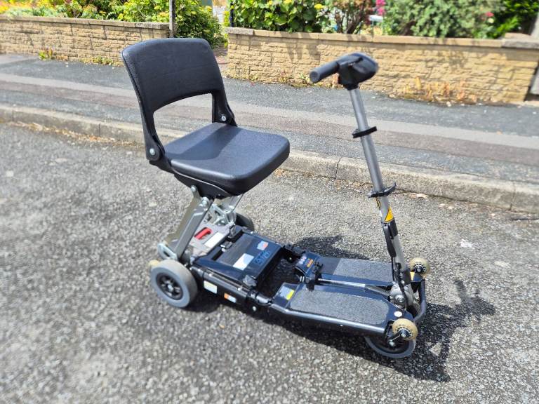 LUGGIE FOLDING MOBILITY SCOOTER, Excellent Condition, Lithium Battery, can deliver locally