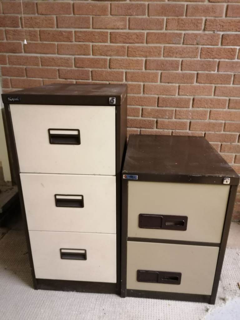 Filing cabinets 