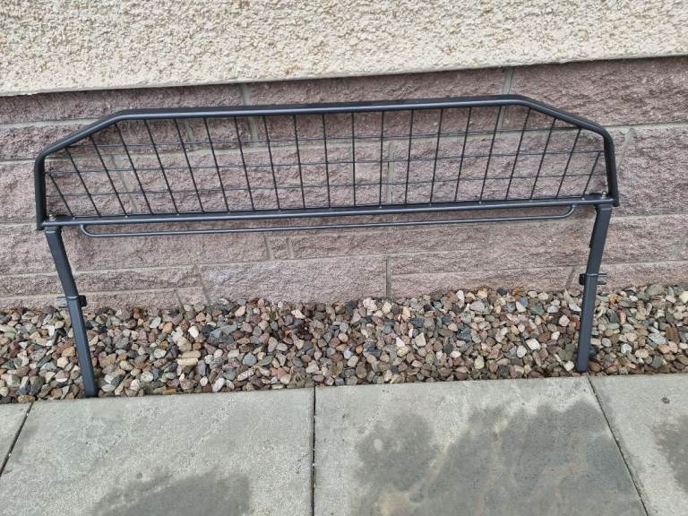 Dog guard for Ford Focus