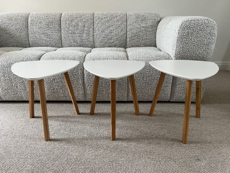 Set of 3 white side tables 