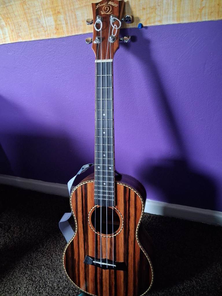 Snail ukt e598 ebony tenor ukelele 