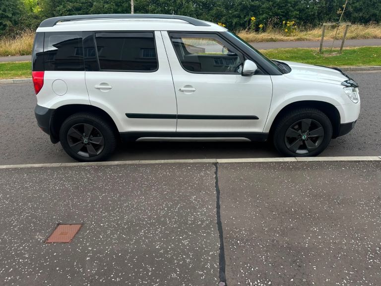 Skoda, YETI, Hatchback, 2013, Manual, 1968 (cc), 5 doors