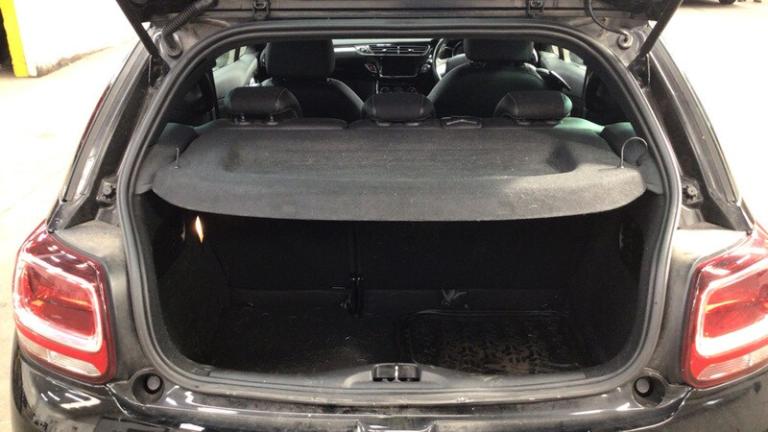 DS AUTOMOBILES 3 1.6 BlueHDi Connected Chic Hatchback 3dr Diesel Manual Euro 6 (