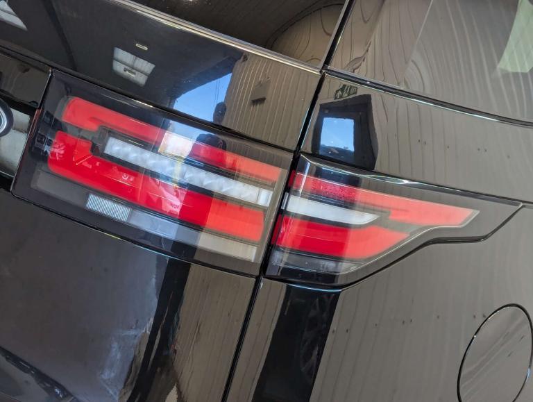 2017 Land Rover Discovery 3.0 Discovery HSE TD6 Auto 4WD 5dr SUV Diesel Automatic