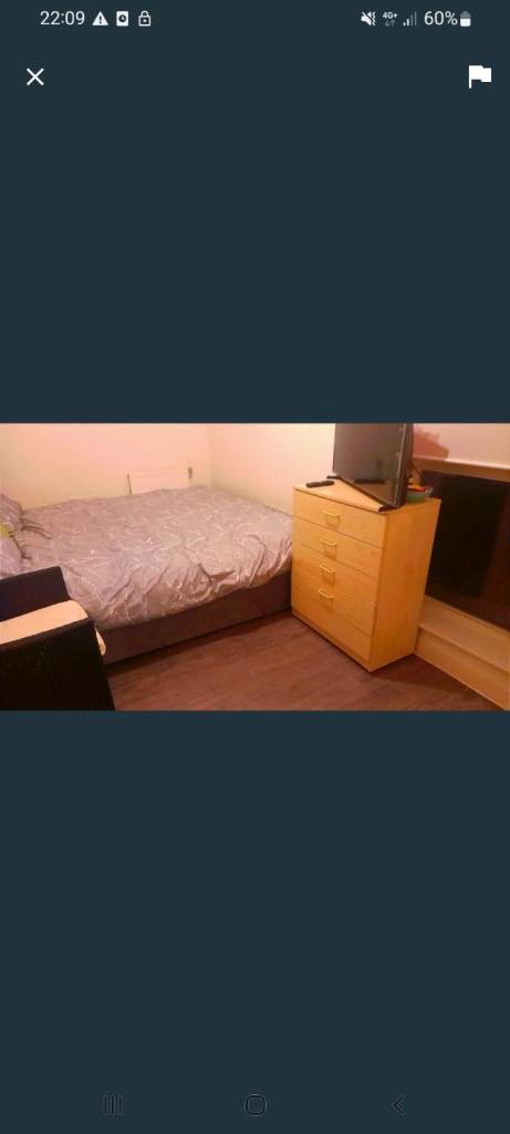 Cheap price for a double room in modern apartment (London)