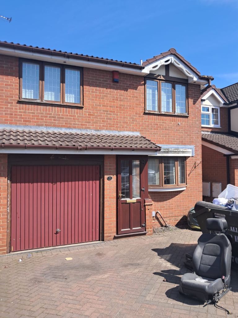 3Bedroom Fully Detached House at Coventry