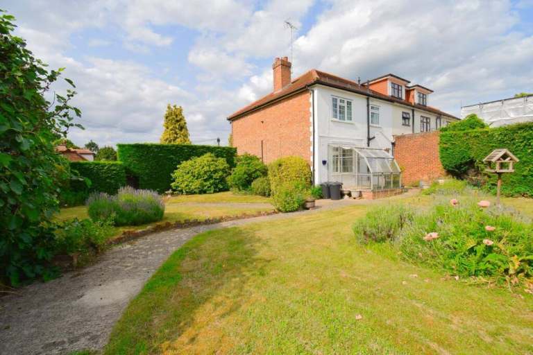 3 Bed Semi Detached in Riverhead Sevenoaks available for 6-9 months SHORT TERM RENT ONLY