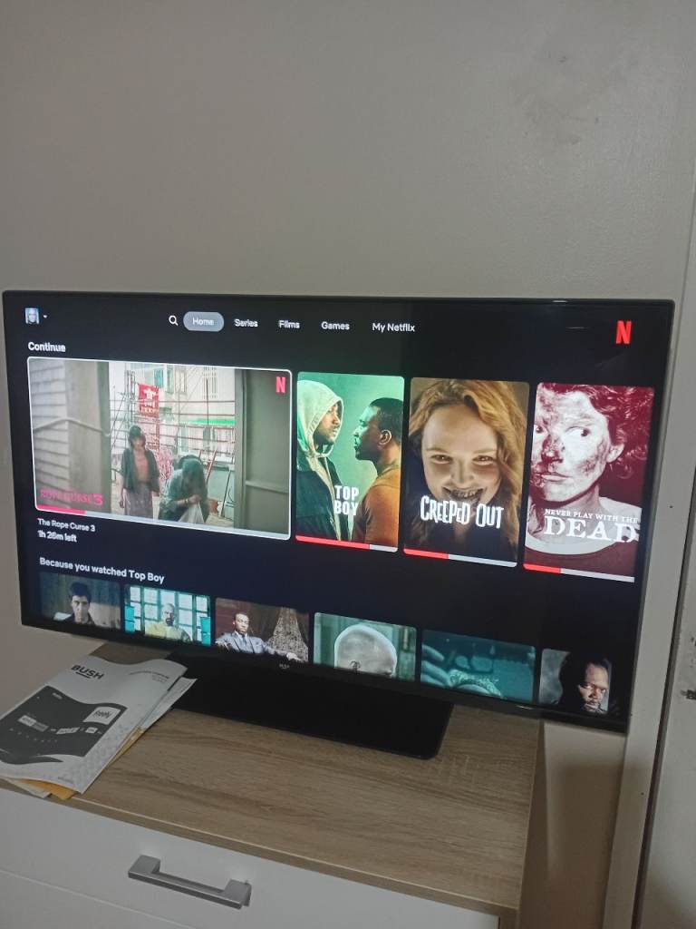 Bush 40FT25CB 40 inch Black Flat Screen Smart TV, working like new
