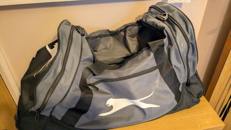Slazenger wheeled duffel bag 