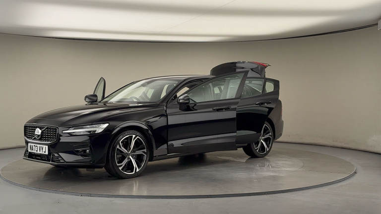 2023 Volvo S60 Plus Dark B5 (250 hp) Saloon Petrol/Electric Hybrid Automatic