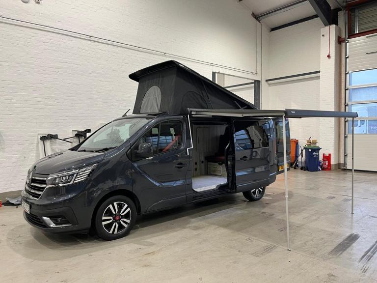 CAMPERVAN CAMPER MOTORHOME BRAND NEW CONVERSION! 2023 RENAULT TRAFIC 54K MILES 