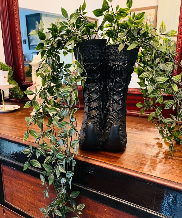 Victorian-Style Lace-Up Boot Plant Holder – Quirky Statement Décor