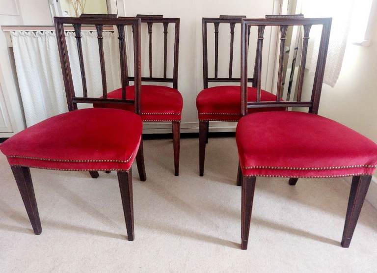 Set of four (or 2 pairs) late Georgian / early Victorian  antique mahogany dining chairs
