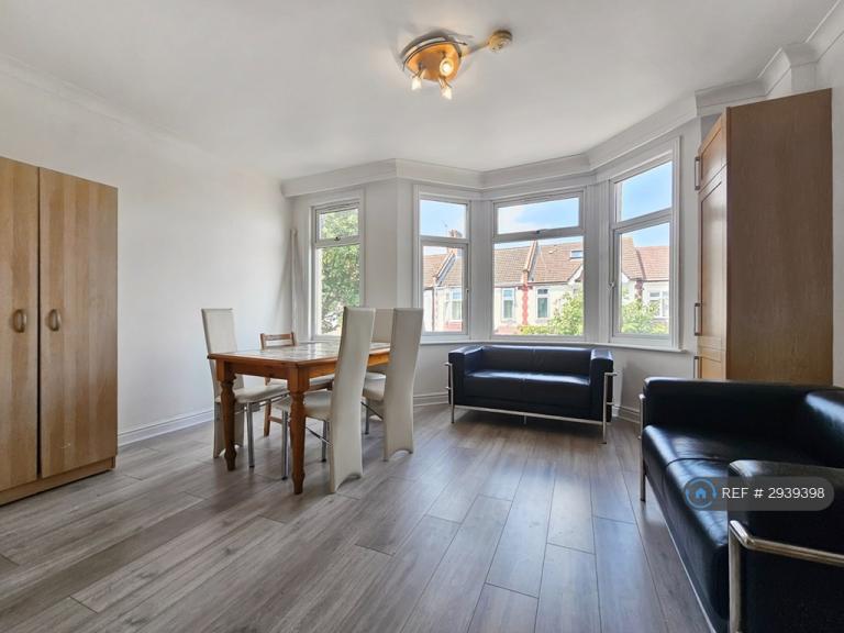 2 bedroom house in Clayton Avenue, Wembley, HA0 (2 bed) (#2939398)