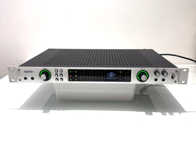 Universal Audio Apollo 8 QUAD Thunderbolt Audio Interface 