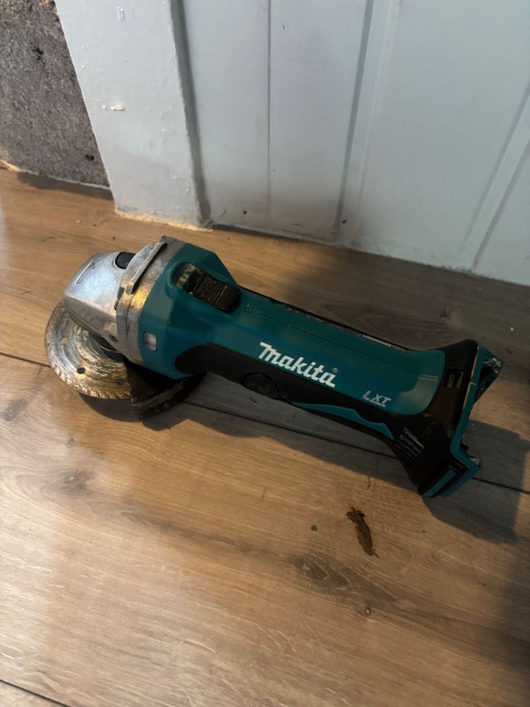 Makita 18v LXT Grinder 