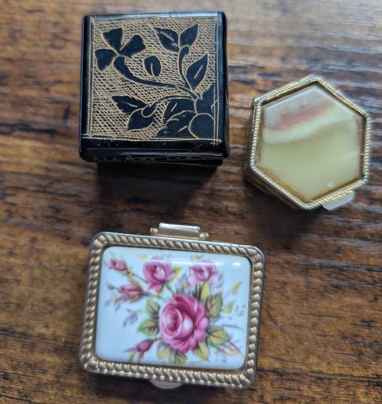 Job Lot Collection of 3 x Vintage Ladies Pill Pots Mix of Ceramic/Metal &Enamel