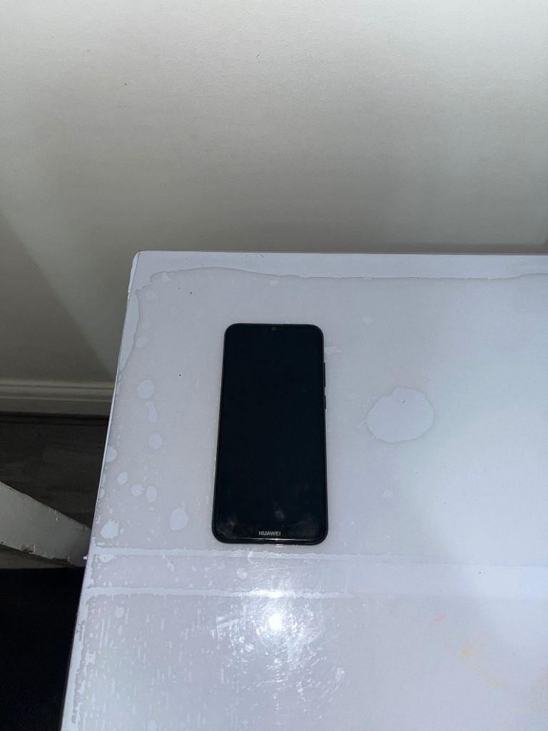 Black Smartphone – Good Condition HUAWEL Y6 2019