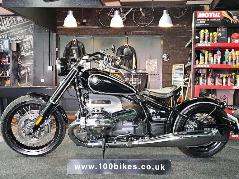 2021 BMW R 18 BOBBER 4,000 MILE'S 