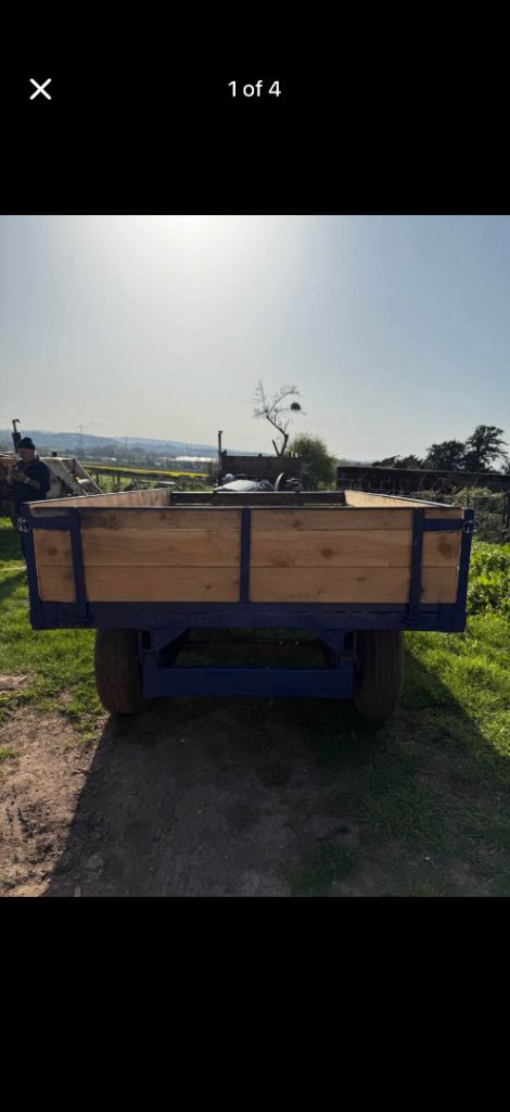 Tipping trailer