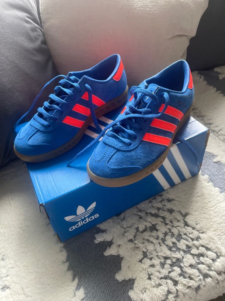 Unisex trainers new with box