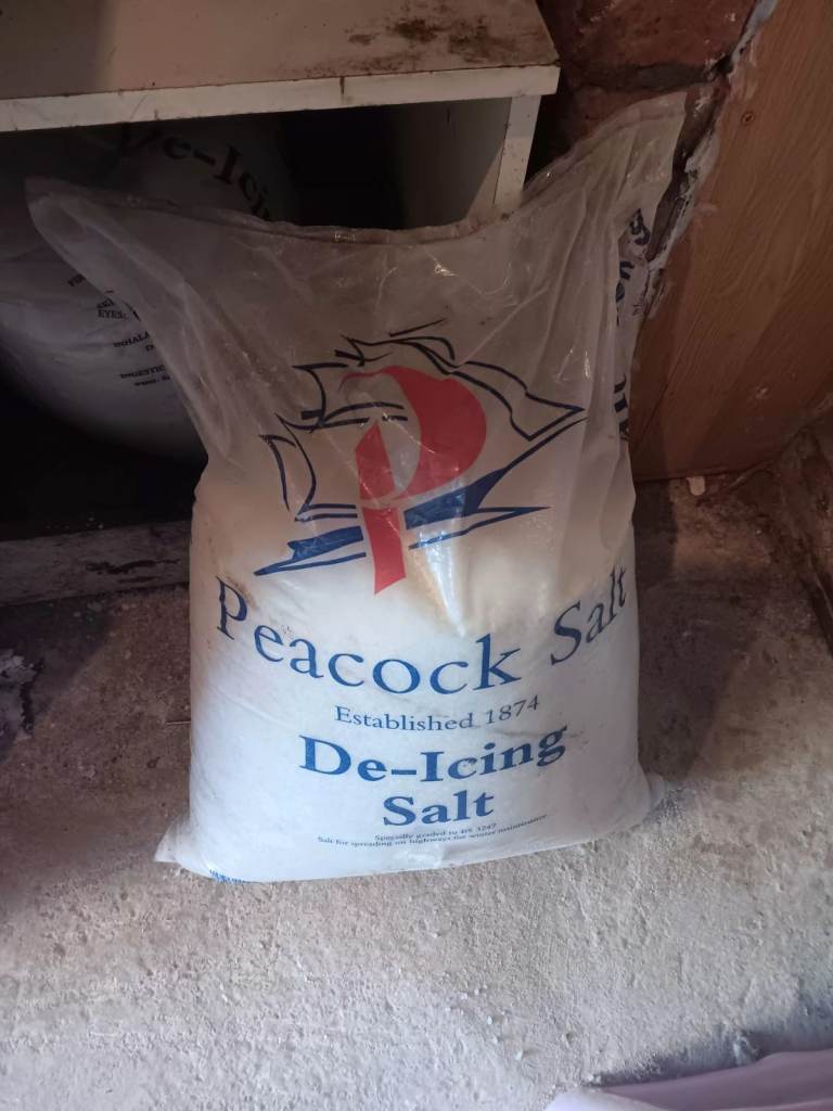 Peacock De-Icing Salt - Unopened Bag x2