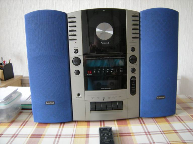 FOR SALE AMSTRAD HI-FI STEREO SYSTEM WITH REMOTE.