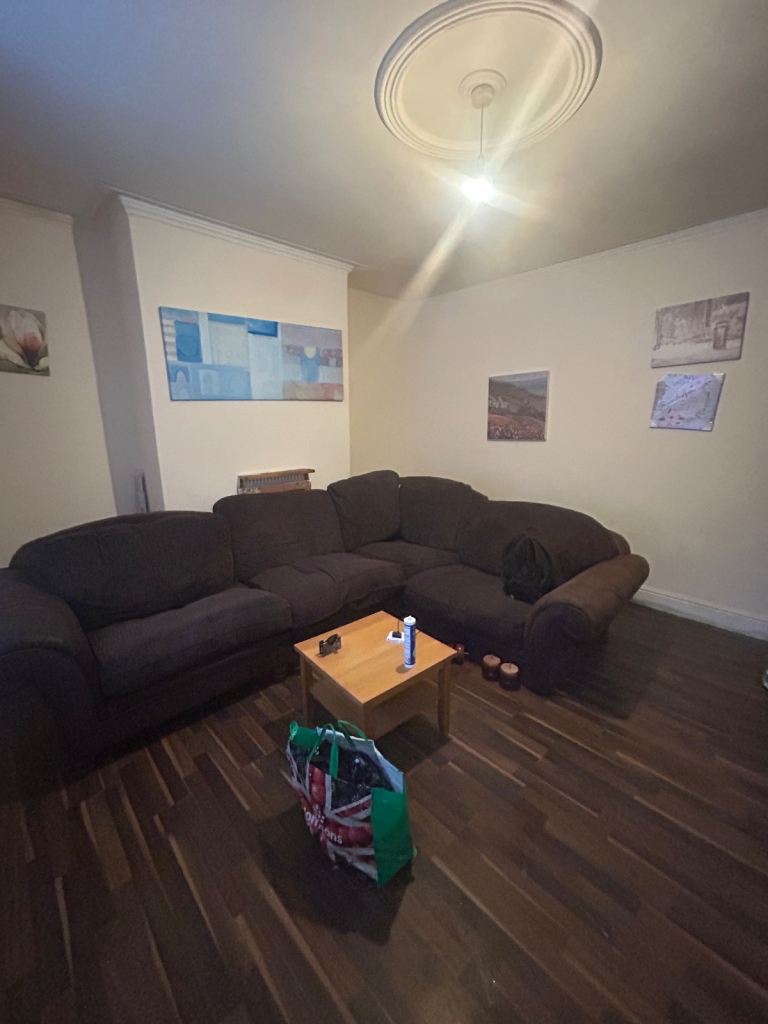 2 BEDROOM HOUSE TO LET