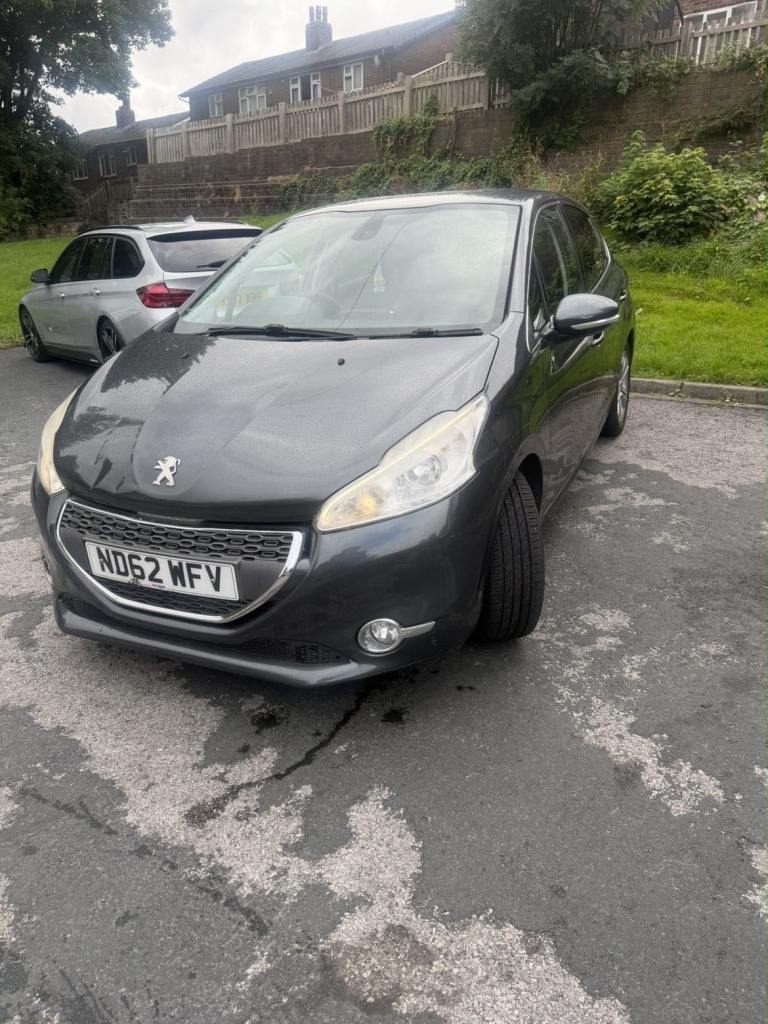 Peugeot, 208, Hatchback, 2013, Manual, 1560 (cc), 5 doors