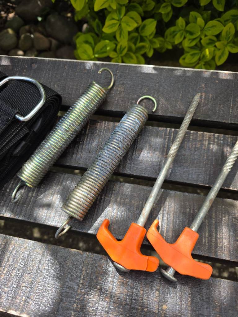 Awning / tent tie down