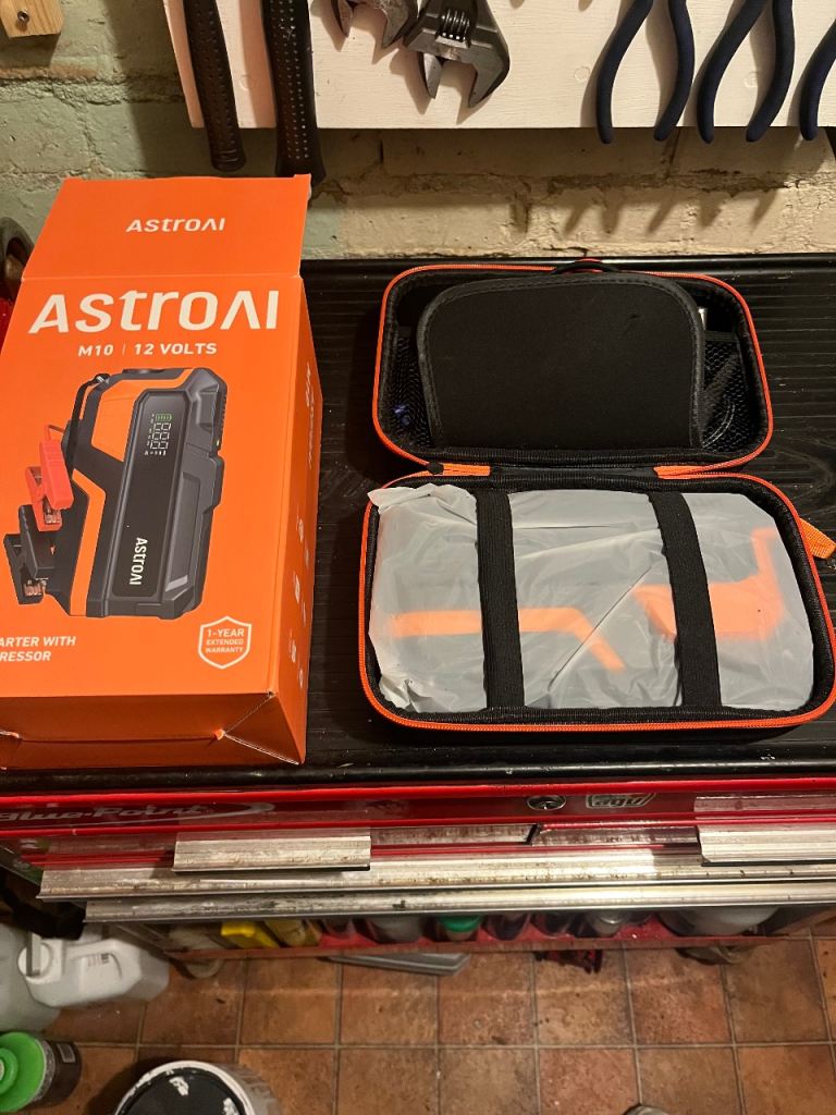 AstroAI jump pack and air compressor 