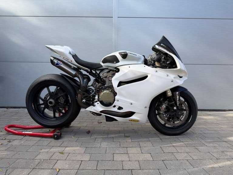 2025 Ducati MULTISTRADA Multistrada 1200 S Red (MY15) PETROL Manual