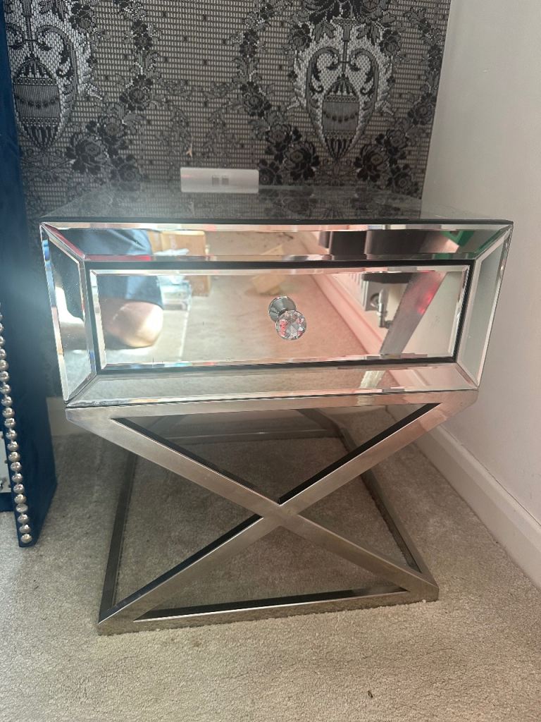 2 x mirrored bedside cabinets plus chest of draws