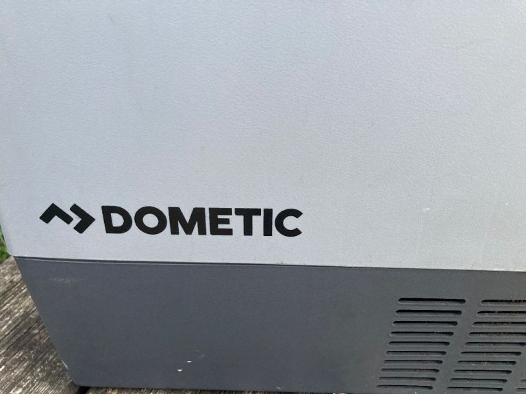 Dometic 12v fridge