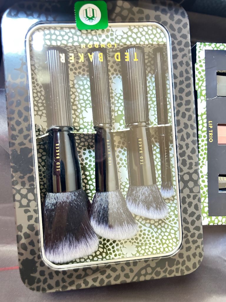Ted baker makeup brush 