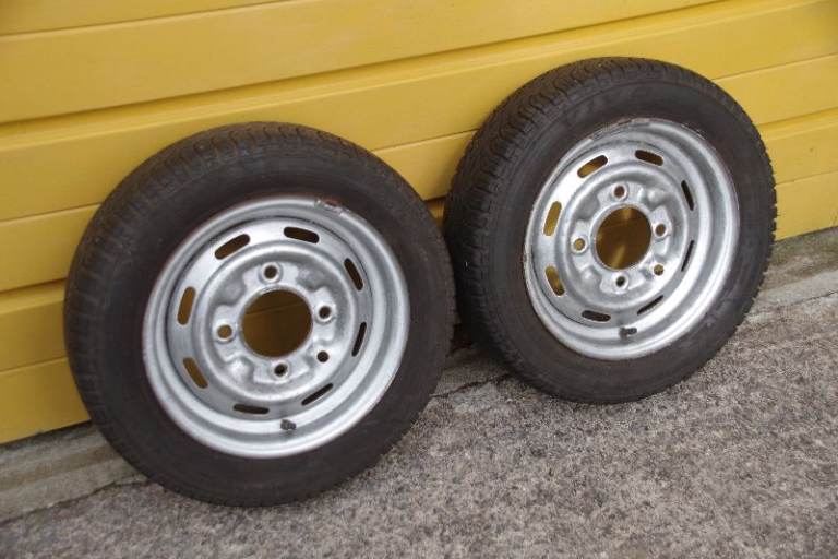 Trailer wheels